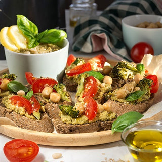 Vegetarische Vorspeise mit Hummus Vegetarische Vorspeise mit Hummus