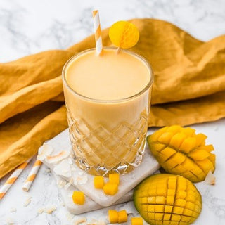 Mango Lassi Shake mit Kokos Mango Lassi Shake mit Kokos