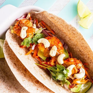 Mais-Tortillas mit Garnelen und scharfer Erdnusssauce Mais-Tortillas mit Garnelen und scharfer Erdnusssauce