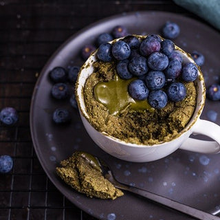 Protein Mug Cake mit Matcha Protein Mug Cake mit Matcha