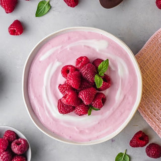 Smoothie Bowl mit Himbeeren & Joghurt Smoothie Bowl mit Himbeeren & Joghurt