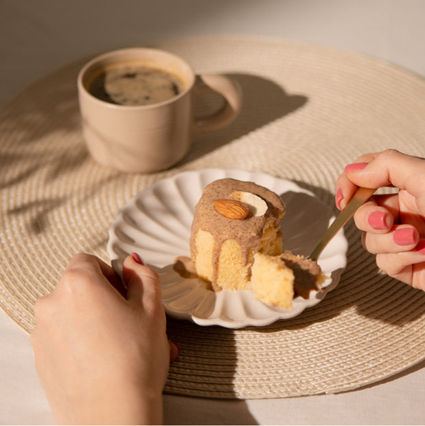 Mandelmus-Topping auf Kuchen