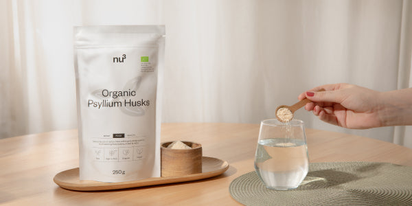 nu3 Bio Flohsamenschalen mit Wasser mischen