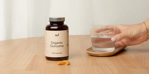 Kurkuma Kapseln mit Wasser einnehmen