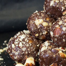 Haselnuss-Pralinen mit Macadamia-Kern