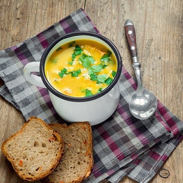 Herzhafte Almased-Gemüsesuppe