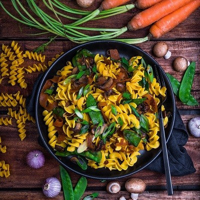Asiatische Gemüsepfanne mit Kichererbsennudeln