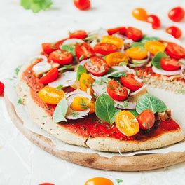Frisch aus dem Garten: Gemüsepizza mit Heirloom Tomatoes
