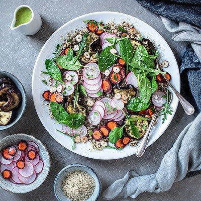 Knackfrischer Radieschen-Salat mit Quinoa