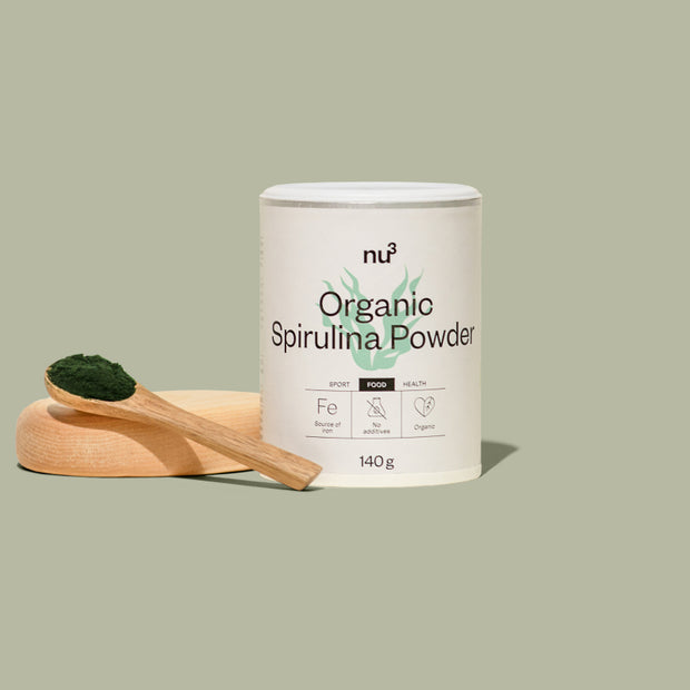nu3 Spirulina Pulver mit Holzlöffel