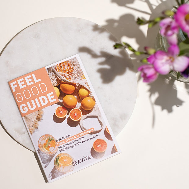 BEAVITA Feelgood Guide auf einem Tisch