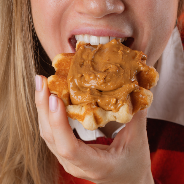 Waffeln mit Erdnussbutter Topping